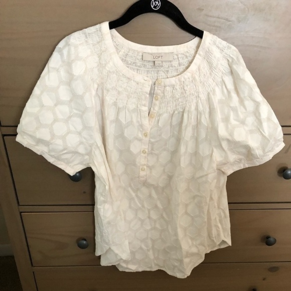 NWT LOFT  🌸🌷mixed media laced smock Henley.